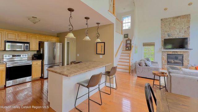 10 Sunrise Court, Athens, NY 12015