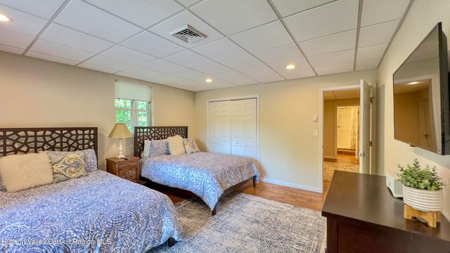 10 Sunrise Court, Athens, NY 12015