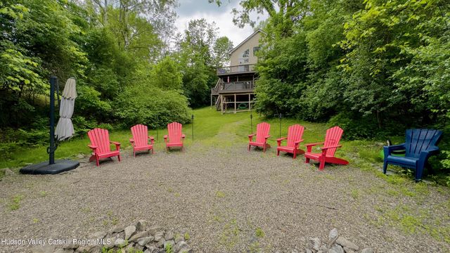 10 Sunrise Court, Athens, NY 12015