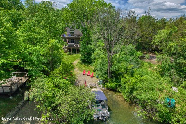 10 Sunrise Court, Athens, NY 12015