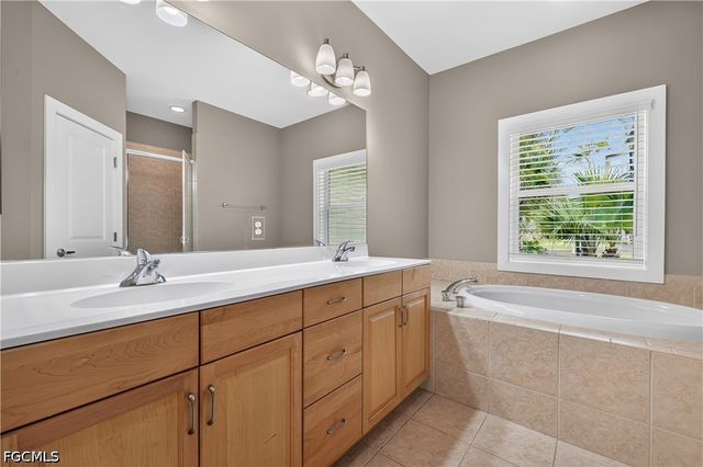 12281 McGregor Palms DR, Fort Myers, FL 33908