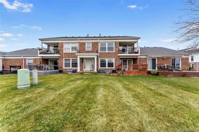 4655 Leisure Lane 48, Trenton, MI 48183