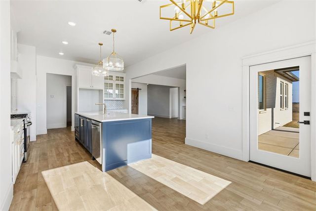 4381 Raymond Lane, Guthrie, OK 73044