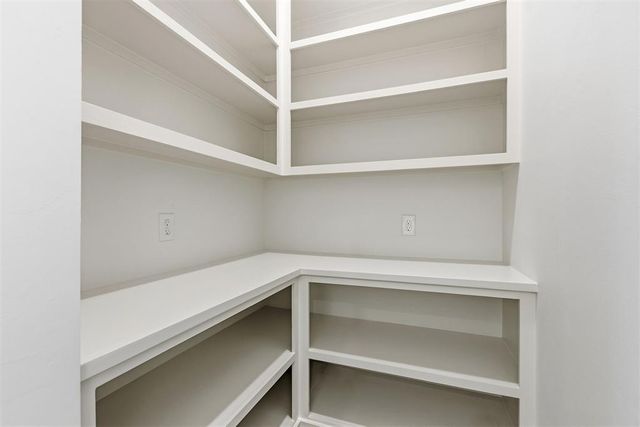 4381 Raymond Lane, Guthrie, OK 73044