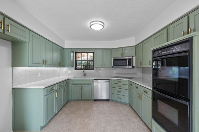 3716 Windomere Drive, Bedford, TX 76021