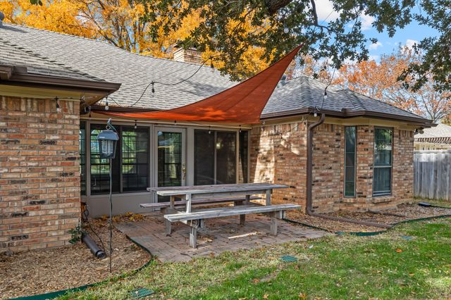 3716 Windomere Drive, Bedford, TX 76021