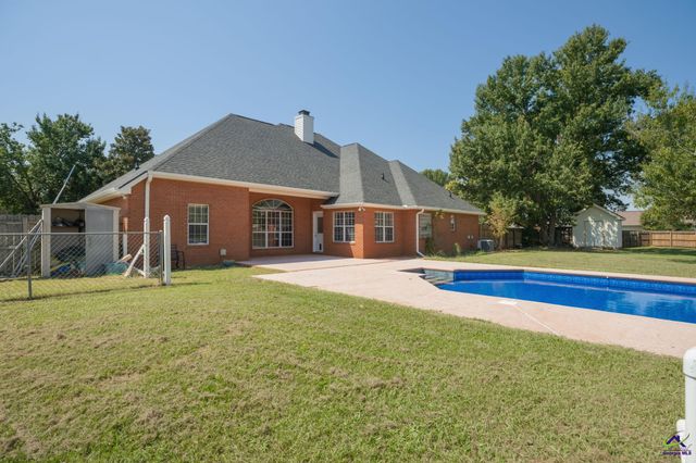 106 Blossom Court, Bonaire, GA 31005