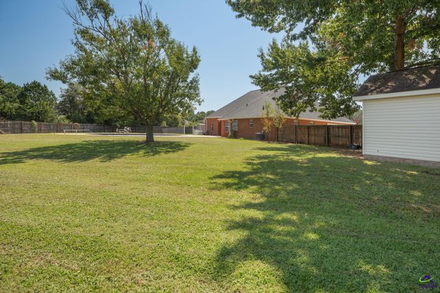 106 Blossom Court, Bonaire, GA 31005
