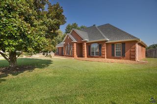 106 Blossom Court, Bonaire, GA 31005
