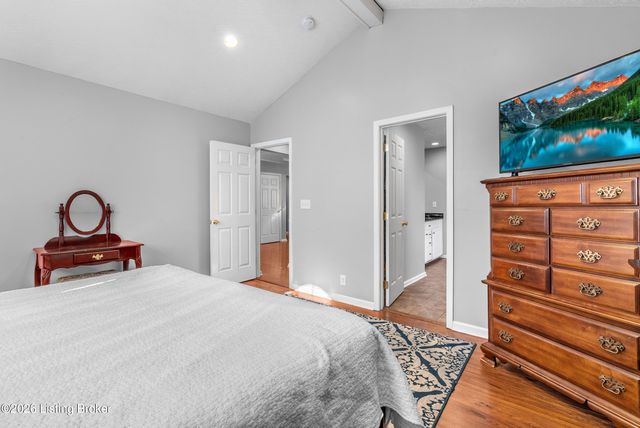 468 Simmons Ln, Mt Washington, KY 40047