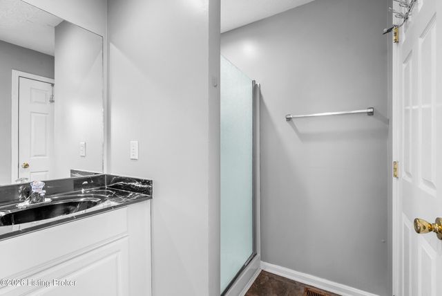 468 Simmons Ln, Mt Washington, KY 40047