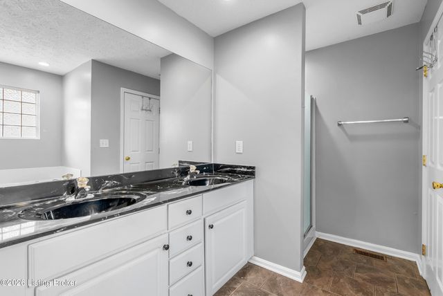 468 Simmons Ln, Mt Washington, KY 40047