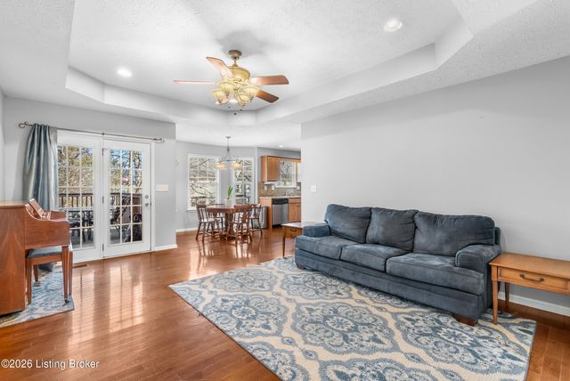 468 Simmons Ln, Mt Washington, KY 40047