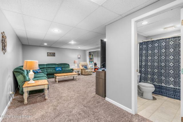 468 Simmons Ln, Mt Washington, KY 40047