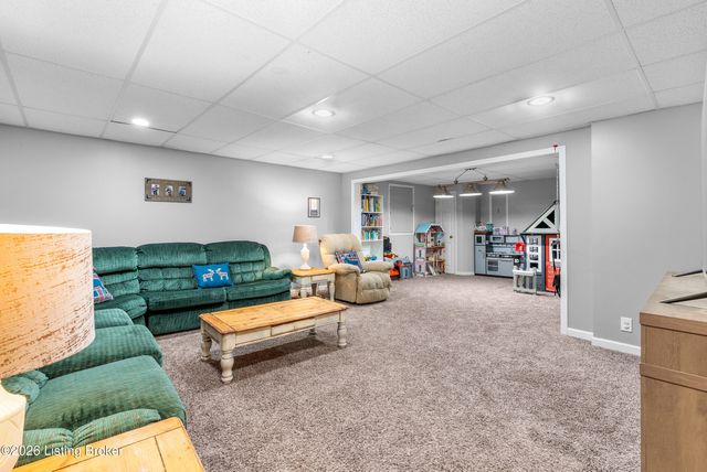 468 Simmons Ln, Mt Washington, KY 40047