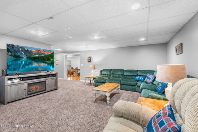 468 Simmons Ln, Mt Washington, KY 40047