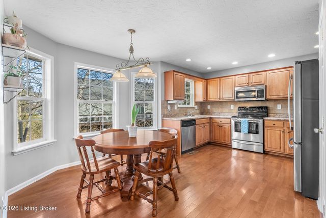 468 Simmons Ln, Mt Washington, KY 40047