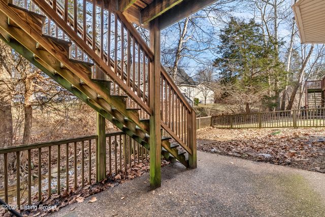 468 Simmons Ln, Mt Washington, KY 40047