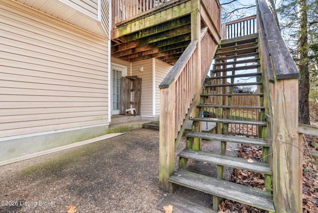 468 Simmons Ln, Mt Washington, KY 40047