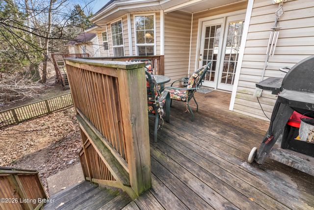 468 Simmons Ln, Mt Washington, KY 40047