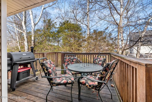 468 Simmons Ln, Mt Washington, KY 40047