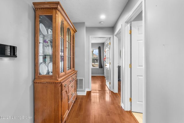 468 Simmons Ln, Mt Washington, KY 40047