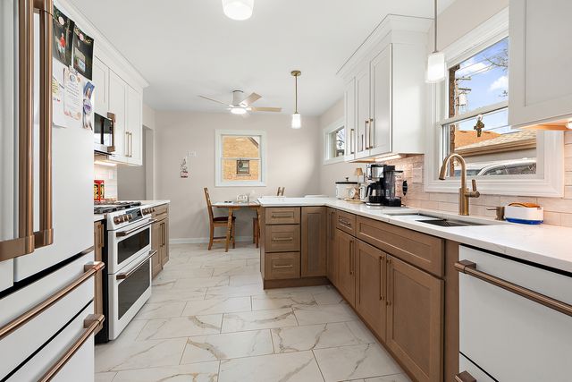 7112 W 114th Place, Worth, IL 60482