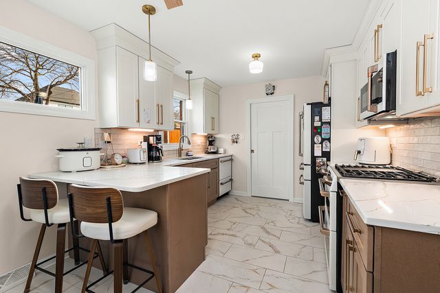 7112 W 114th Place, Worth, IL 60482