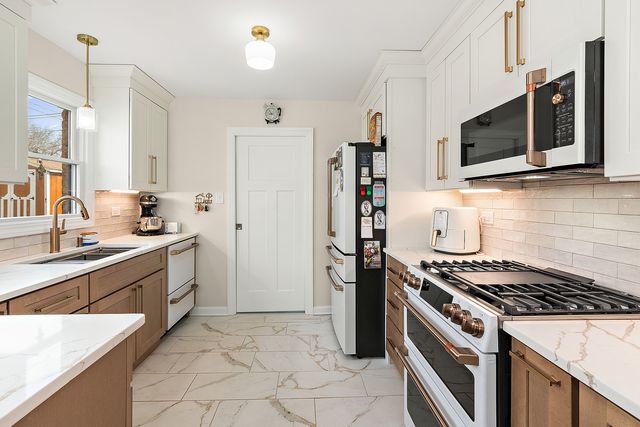 7112 W 114th Place, Worth, IL 60482