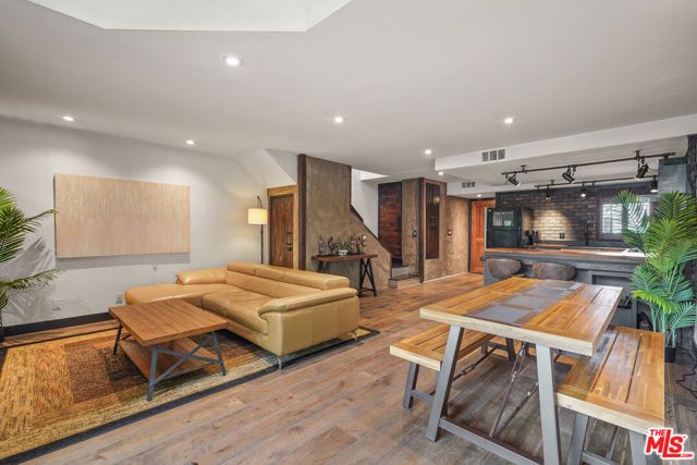 10926 Bluffside Drive 3, Studio City (los Angeles), CA 91604