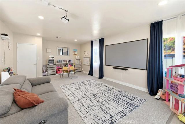 4201 W Oak, Fullerton, CA 92833