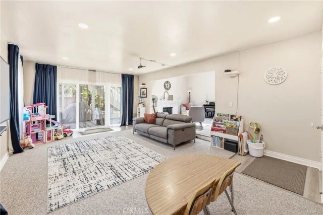 4201 W Oak, Fullerton, CA 92833
