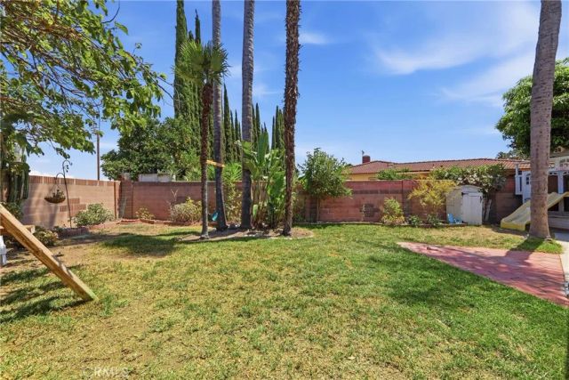 4201 W Oak, Fullerton, CA 92833