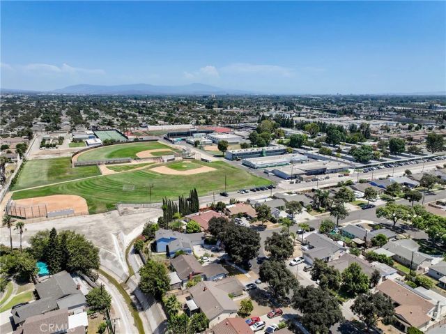 4201 W Oak, Fullerton, CA 92833