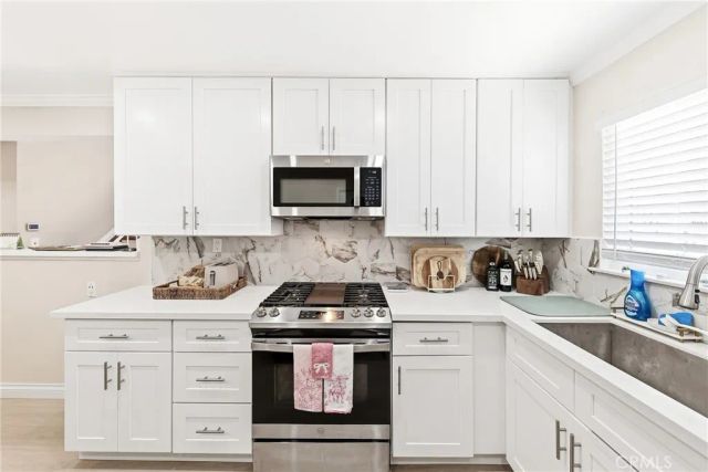 4201 W Oak, Fullerton, CA 92833