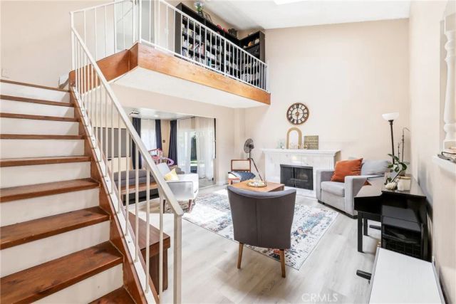 4201 W Oak, Fullerton, CA 92833