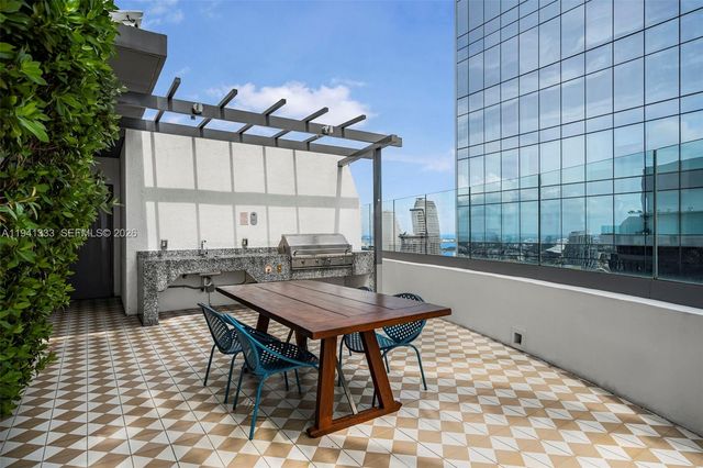 801 S Miami Ave 2901, Miami, FL 33130