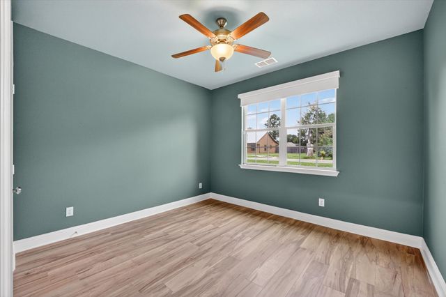 1004 E Main Street, Tioga, TX 76271