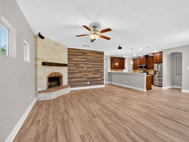 1004 E Main Street, Tioga, TX 76271
