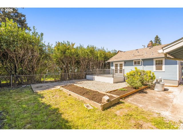 2122 Se ELLIS St, Portland, OR 97202