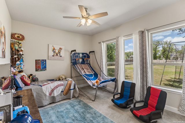 527 James Way, Castroville, TX 78009