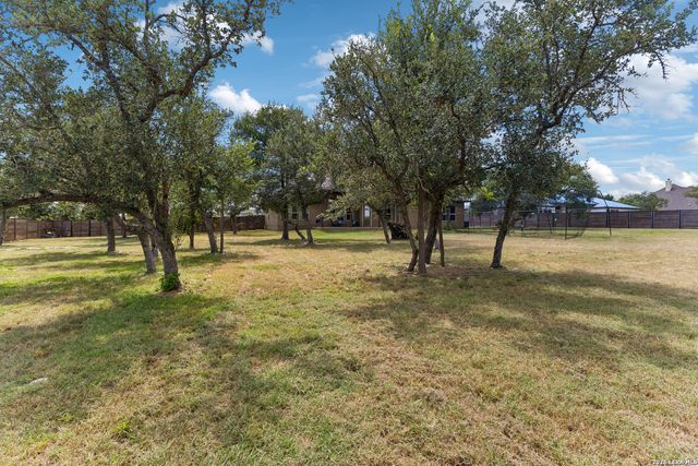 527 James Way, Castroville, TX 78009