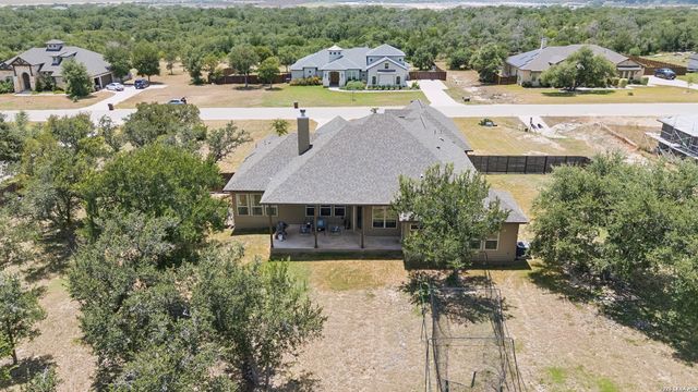 527 James Way, Castroville, TX 78009