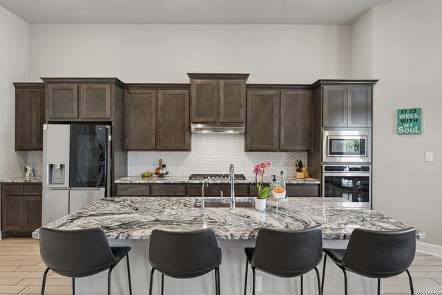 527 James Way, Castroville, TX 78009