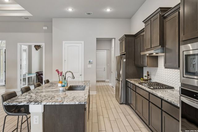 527 James Way, Castroville, TX 78009