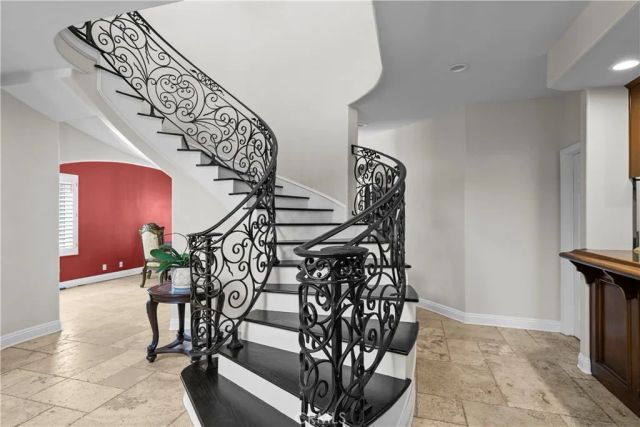 10909 Willowbrae Avenue, Chatsworth, CA 91311