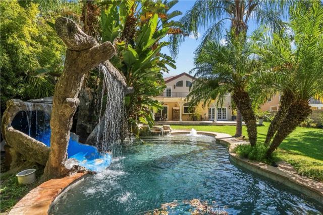 10909 Willowbrae Avenue, Chatsworth, CA 91311