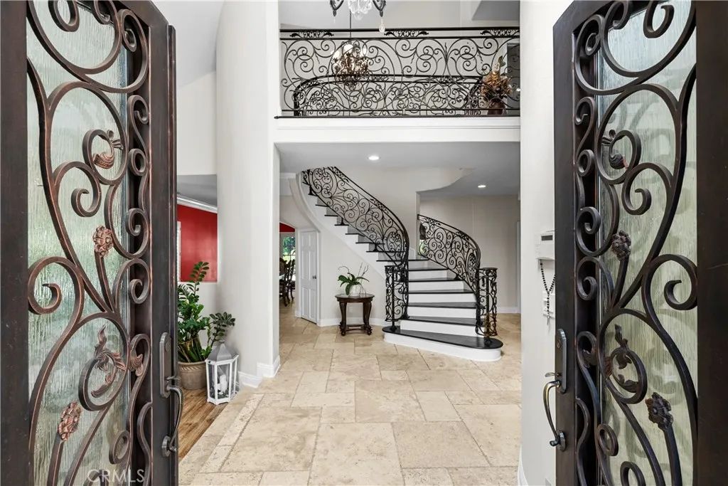 10909 Willowbrae Avenue, Chatsworth, CA 91311