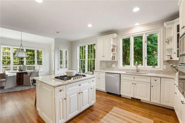 5135 Falcon Chase Lane NE, Sandy Springs, GA 30342