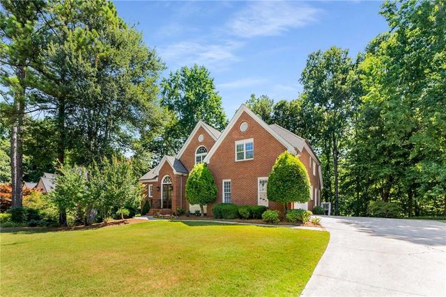 5135 Falcon Chase Lane NE, Sandy Springs, GA 30342